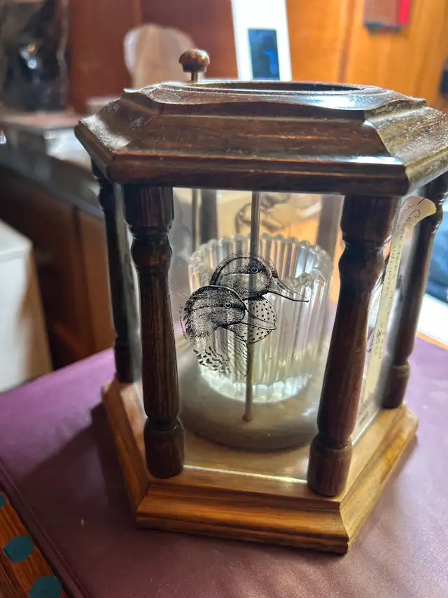 DUCKS UNLIMITED COLLECTABLE CANDLE HOLDER OAK LANTREN