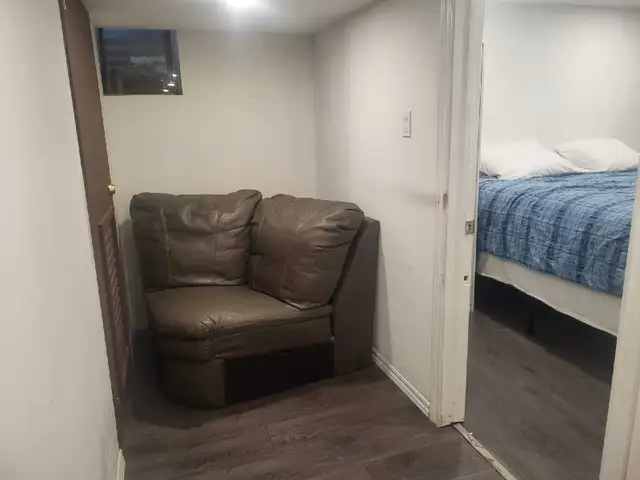 2-bedroom furnished basement for rent. - Photo 3