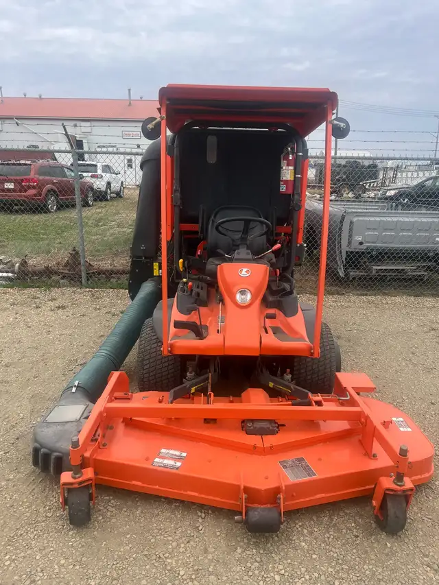 Kubota F3680 with Collection System - Photo 3