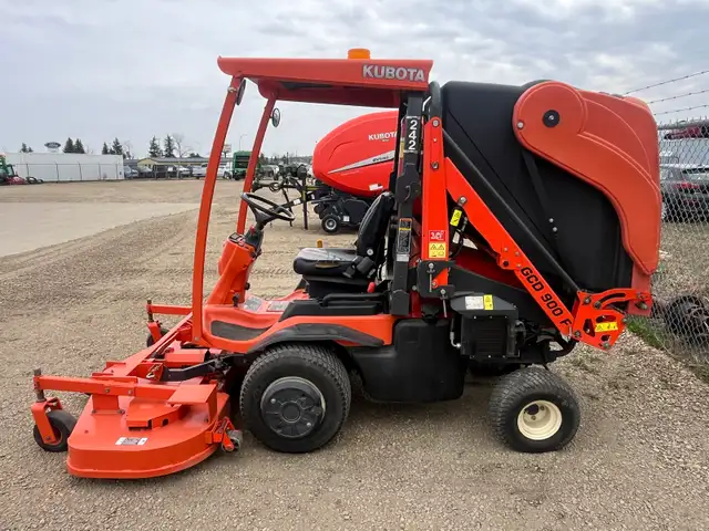 Kubota F3680 with Collection System - Photo 4