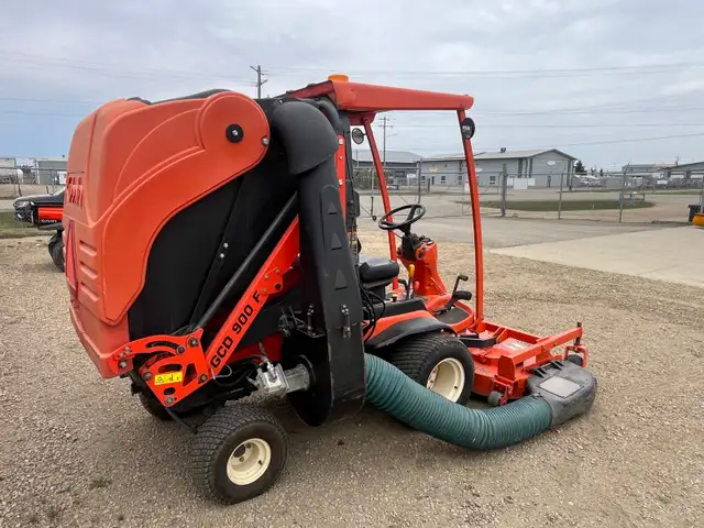 Kubota F3680 with Collection System - Photo 5