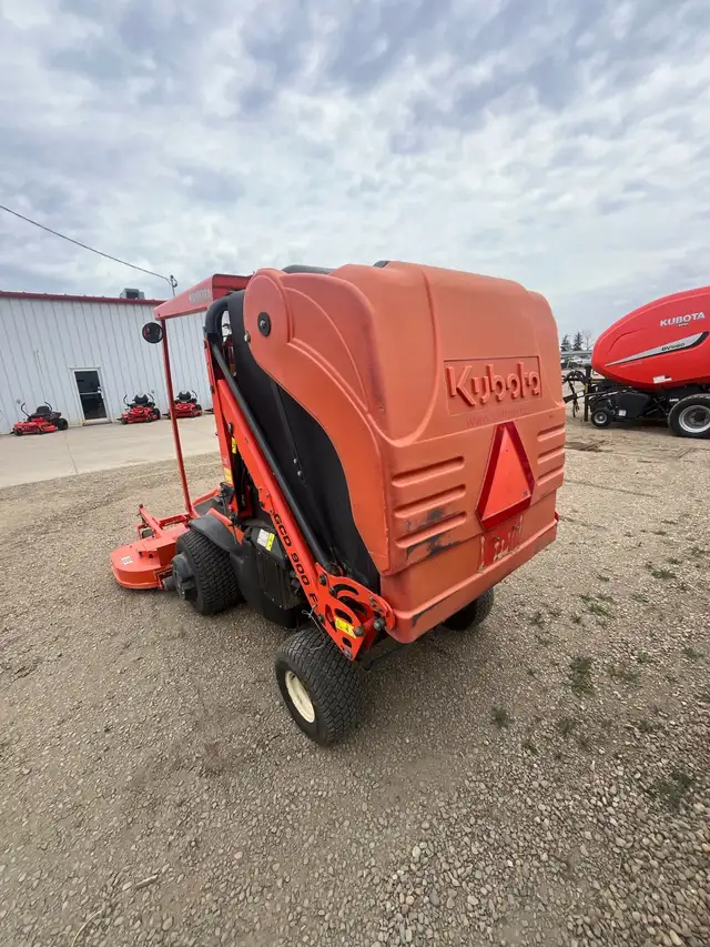 Kubota F3680 with Collection System - Photo 6