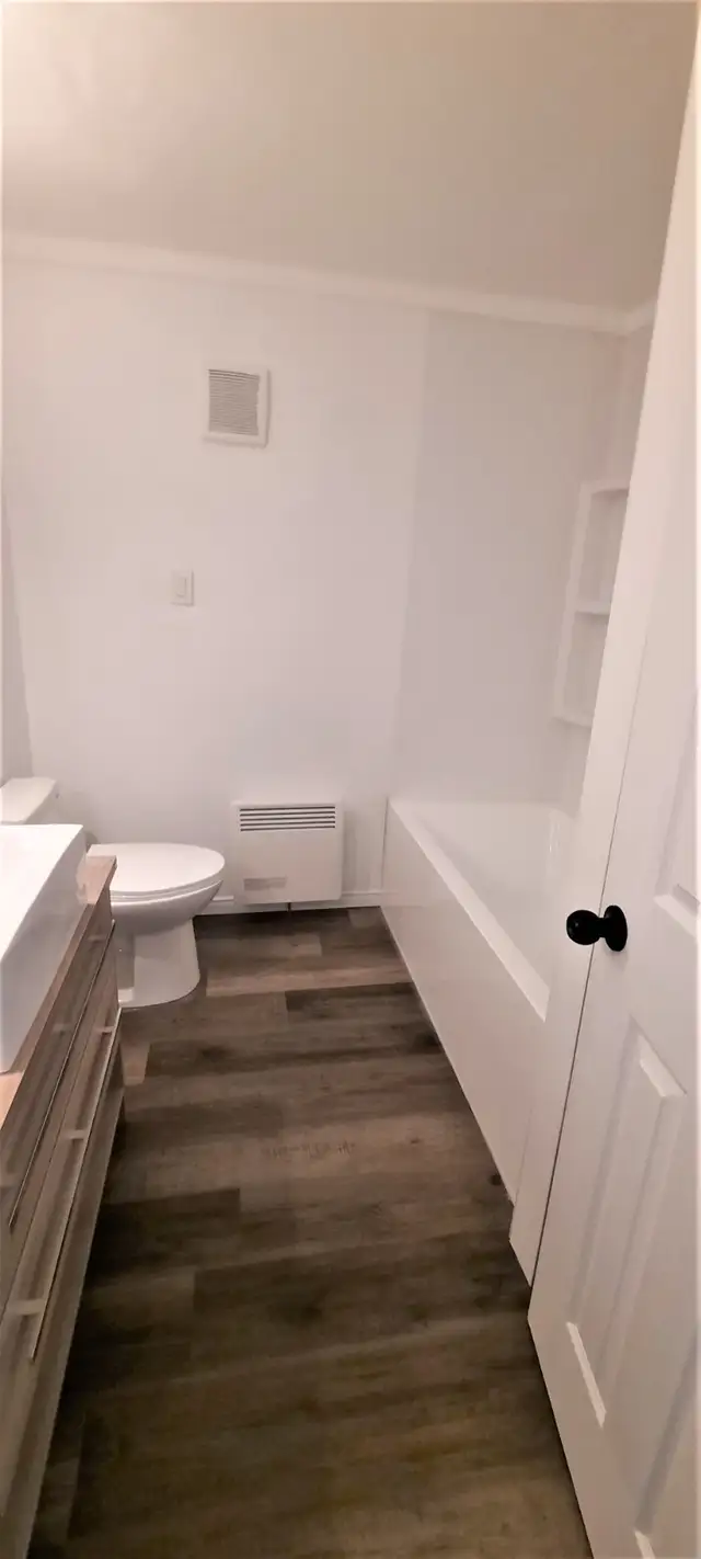 1 mois gratuit,4 et demi rénové rue Duguay, dispo maintenant - Photo 2