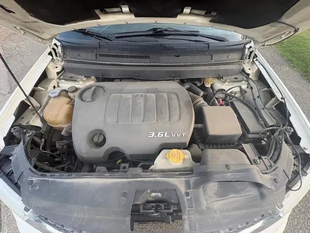 2011 Dodge Journey r/t - Photo 5