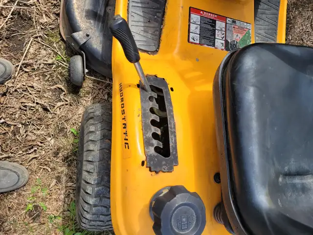 !!!!  POULAN LAWN TRACTOR LIKE NEW 22 HP ENGINE 42 INCH DECK - Photo 7