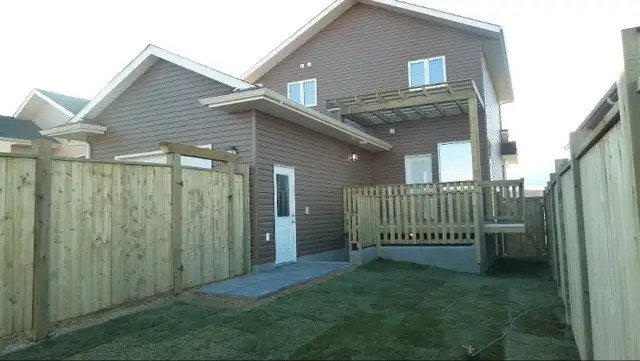 1307 sq ft two storey, attached heated garage, rent 1 yr lease - Photo 9