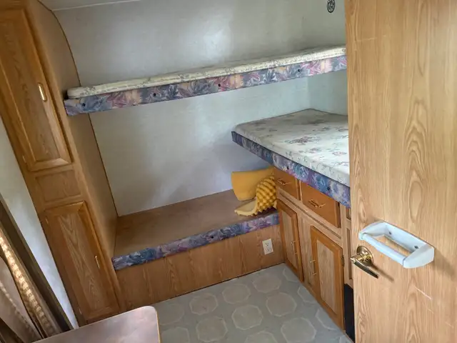 2000 okanagan travel trailer (had leak) - Photo 3