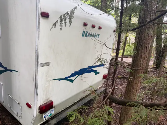 2000 okanagan travel trailer (had leak) - Photo 4