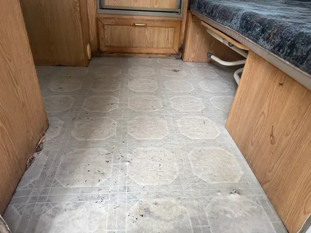 2000 okanagan travel trailer (had leak) - Photo 6