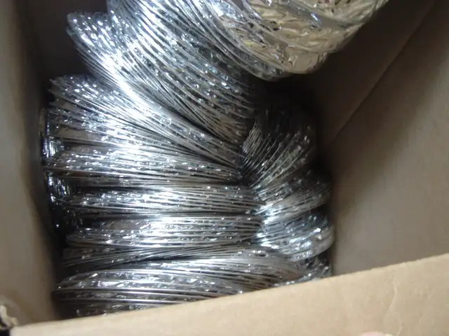 Duct Flexible foil duct, 6 inch diameter x 25 feet,  Qty 6, New - Photo 2