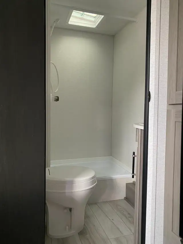 2025 Keystone Hideout 230MBBH — Family Travel Trailer, Sleeps 7 - Photo 6