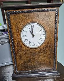 VINTAGE-STYLE MANTEL CLOCK – FLEUR-DE-LIS – ROMAN NUMERAL – 14'