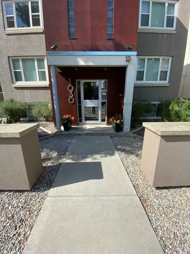 Beltline studio June 1 $1245