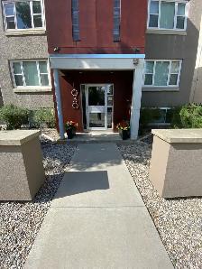 Beltline studio June 1 $1245