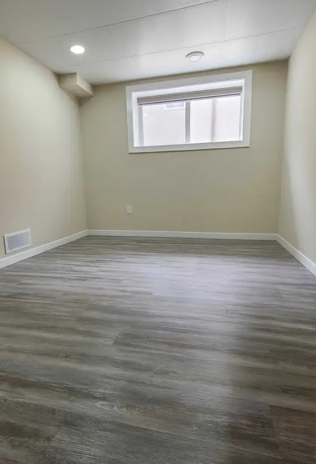 Room available in basement - Photo 3