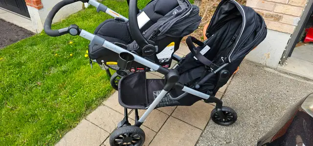 Evenflo Pivot Xpand Modular Travel System w/ Stroller & Car Seat