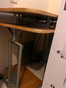Work/laptop desk - Photo 2