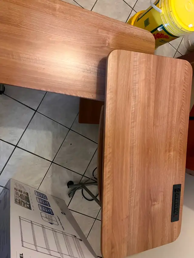 Work/laptop desk - Photo 3
