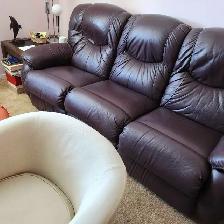 Lazy-Boy Leather Recliner - Photo 2