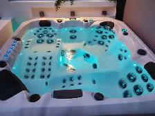 SATURN HOT TUB FOR SALE