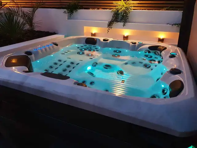 SATURN HOT TUB FOR SALE - Photo 2