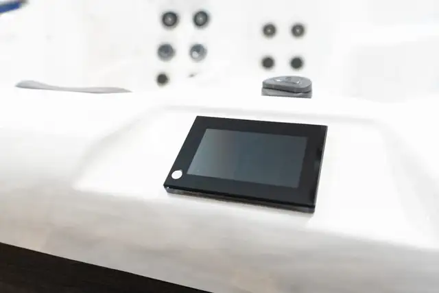 19′ 60″ Swim Spa - Photo 8