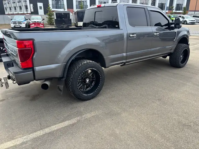 2022 Ford F350 Platnium Diesel - Photo 5