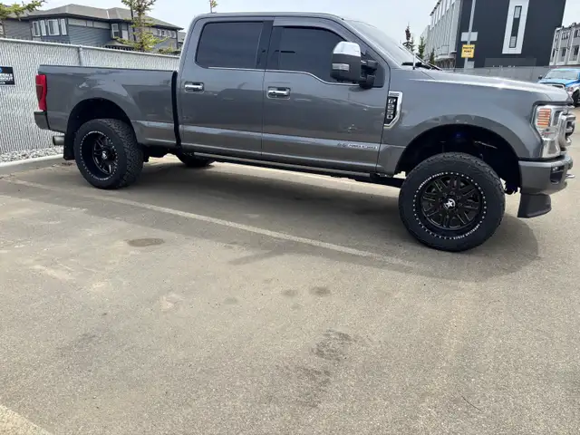 2022 Ford F350 Platnium Diesel - Photo 7