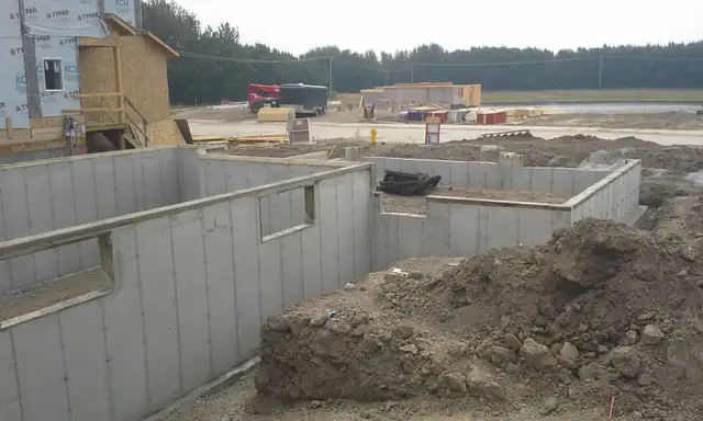 construction and cribbing - Photo 5