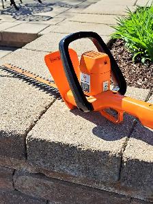 Taille-haie électrique 16'' Black Decker