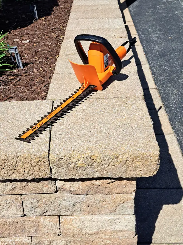 Taille-haie électrique 16'' Black Decker - Photo 2
