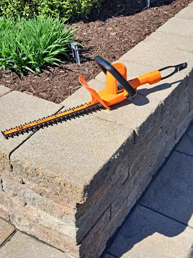 Taille-haie électrique 16'' Black Decker - Photo 3