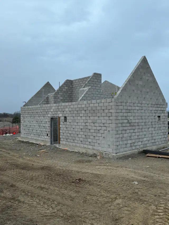 Bricklayer/Blocklayer experience labour experience - Photo 2