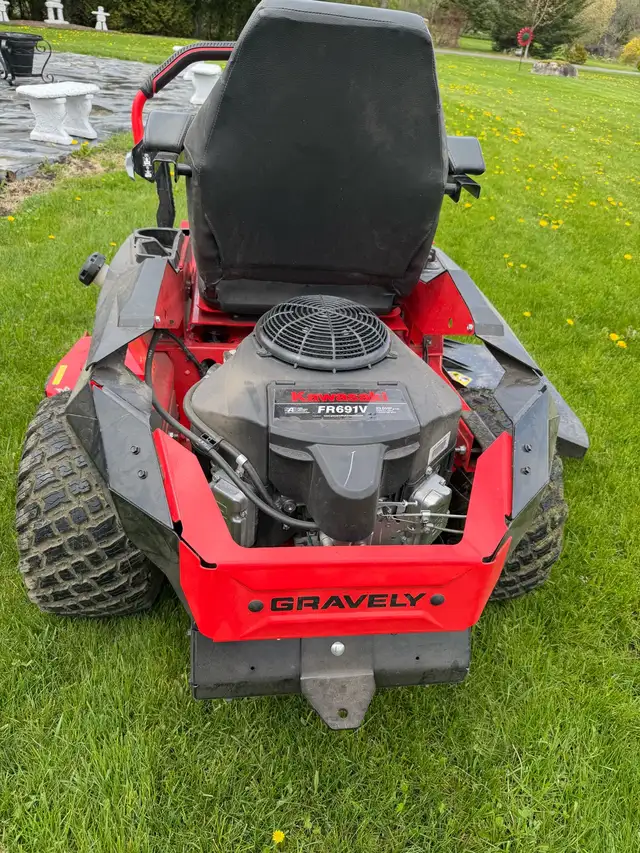 Gravely Zero Turn Lawn Mower - Photo 3