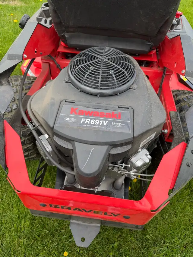 Gravely Zero Turn Lawn Mower - Photo 7