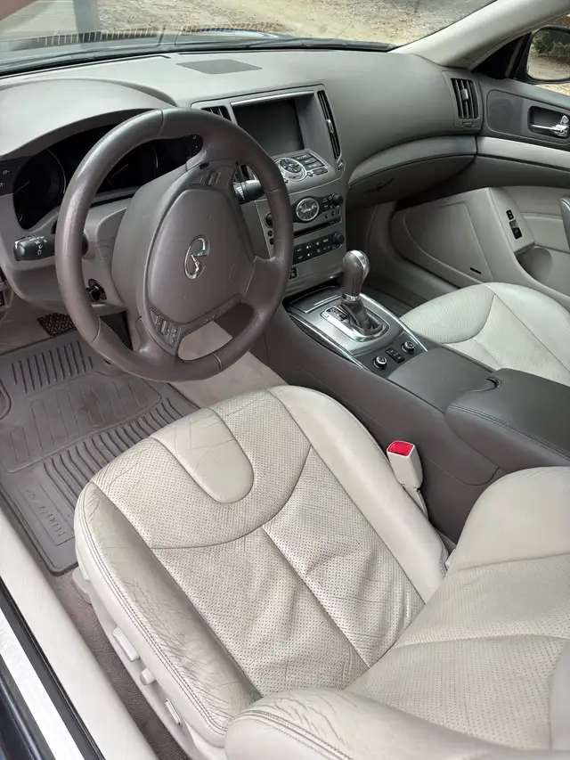 2010 Infiniti G37x - Photo 6