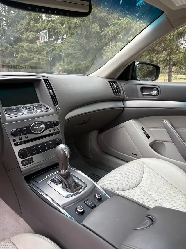 2010 Infiniti G37x - Photo 7