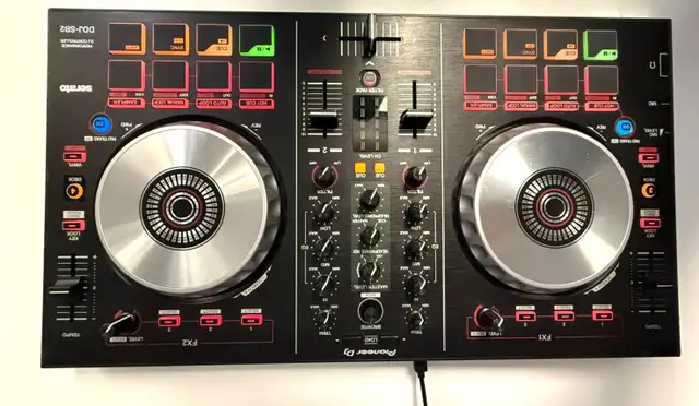 Pioneer DDJ-SB2 Serato DJ Controller $229 - Photo 10