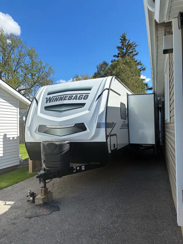 2022 winnebago minni
