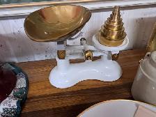 Antique Scales - Photo 5