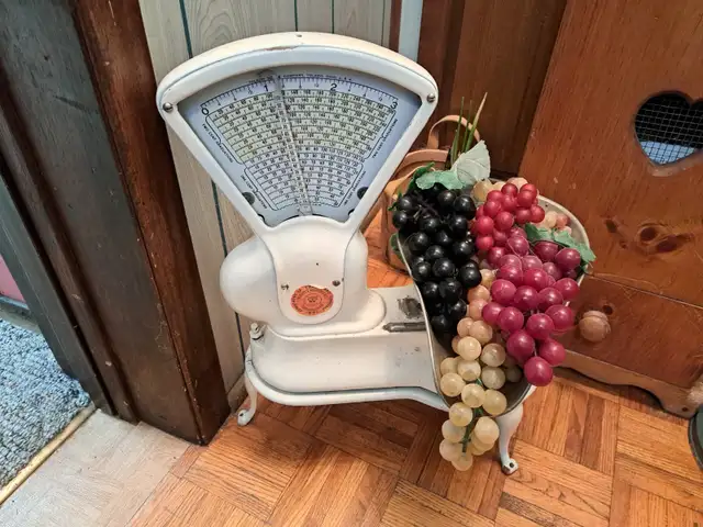 Antique Scales - Photo 8