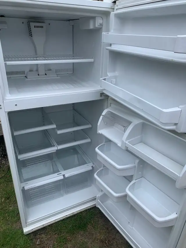 Refrigerator - Photo 2