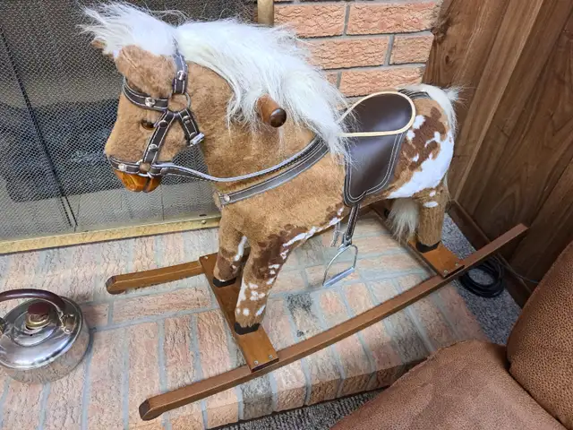 Rocking Chairs and Rocking Horses - Photo 4