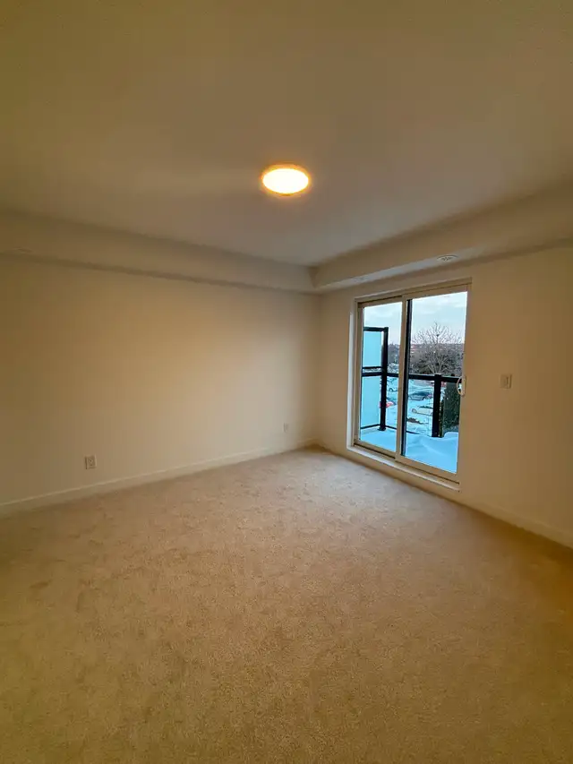 3 Bedroom Townhouse for Rent in Whitby. - Photo 2