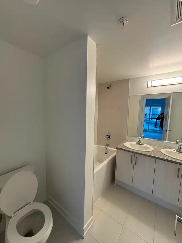3 Bedroom Townhouse for Rent in Whitby. - Photo 3