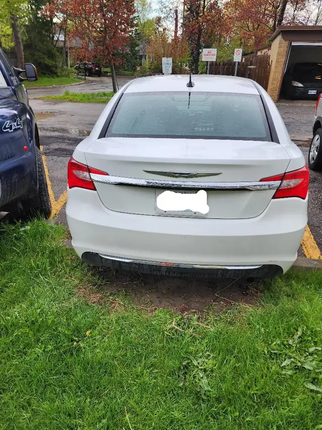 2013 Chrysler 200-Series Excellent on Gas.! - Photo 4