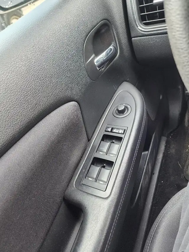 2013 Chrysler 200-Series Excellent on Gas.! - Photo 6