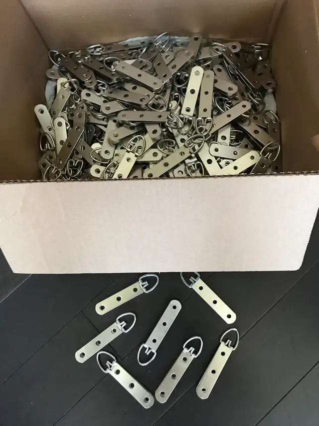 Heavy Duty 3-Hole Picture Hanging Hooks with D-Ring – 250 Pieces