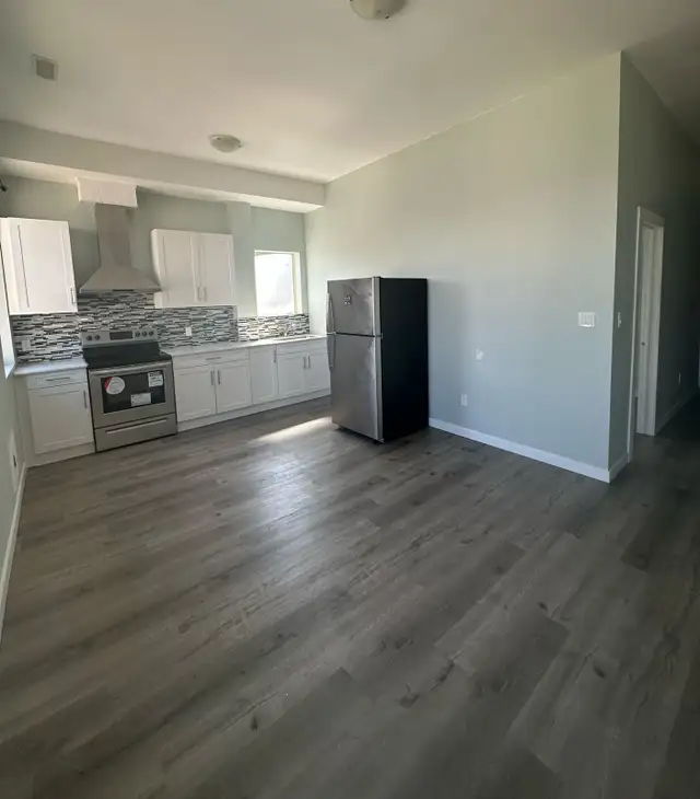 Modern, Spacious 2-Bedroom Apartment King and Richmond - Photo 2