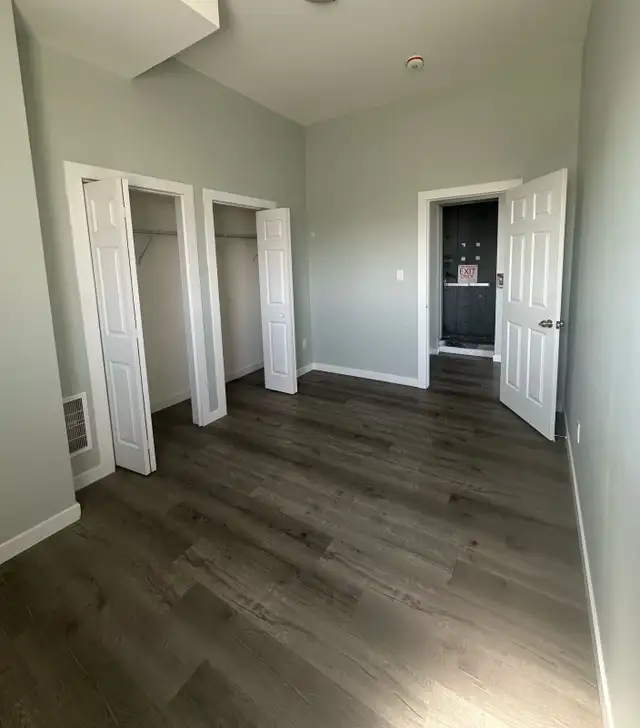 Modern, Spacious 2-Bedroom Apartment King and Richmond - Photo 4
